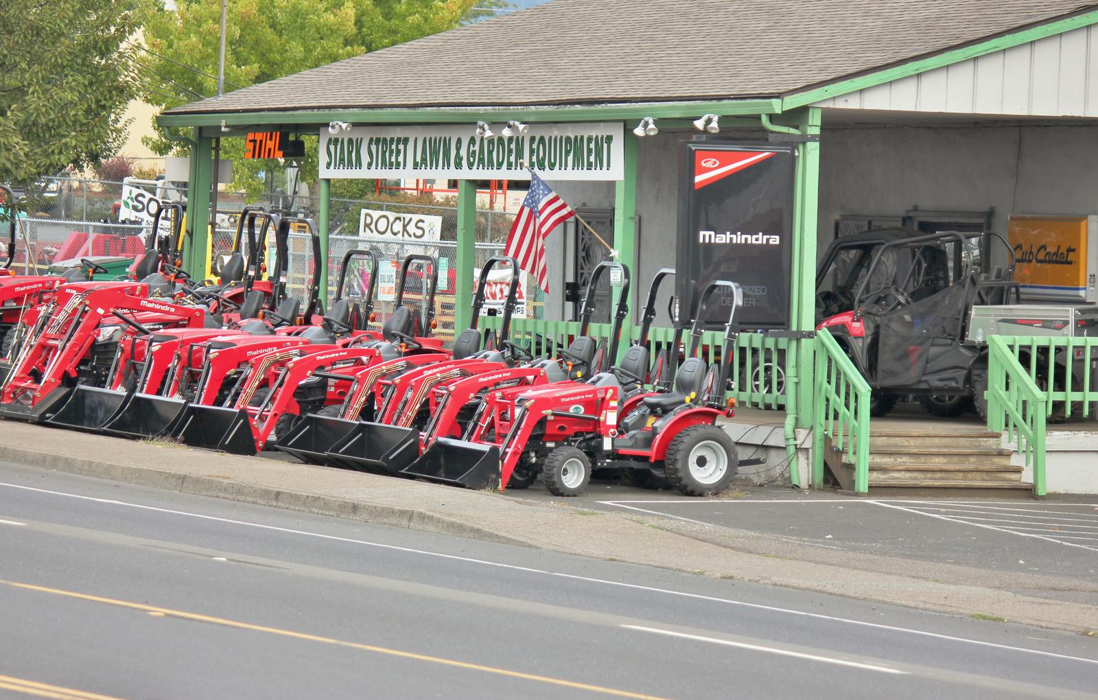 Newberg Store Stark Street Lawn & Garden